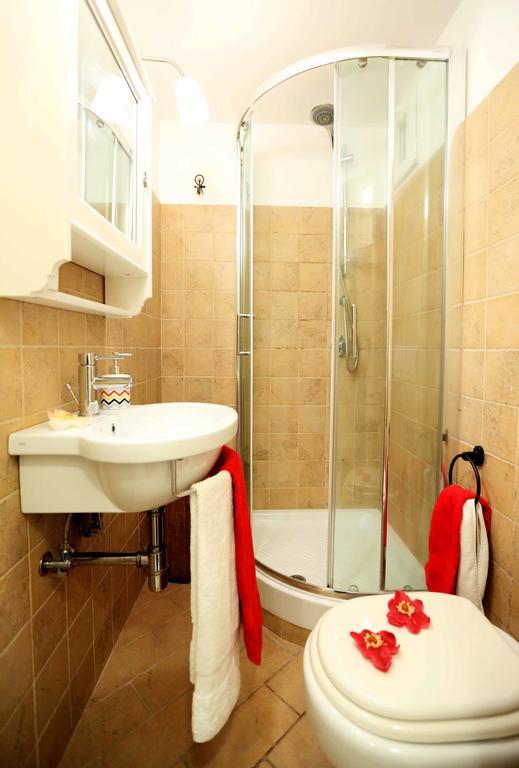 Riari Trastevere Apartment Roma Ngoại thất bức ảnh